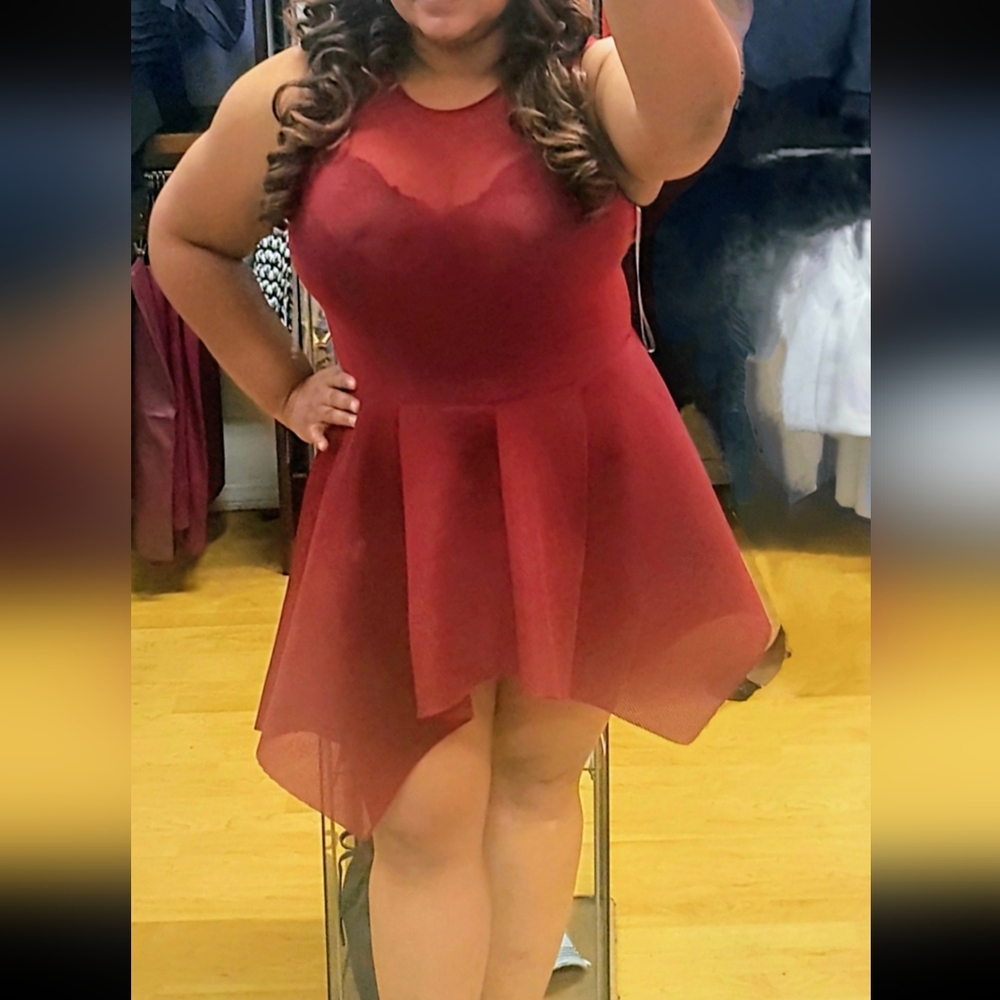 Elegant Red Sleeveless Dress